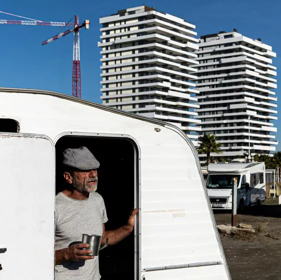 Con la casa a cuestas Qui n vive en una autocaravana en M laga